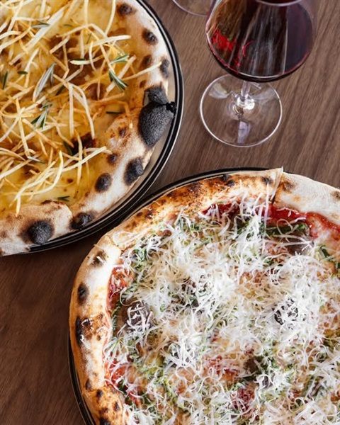 Five Vineyard Pizza night.jpg